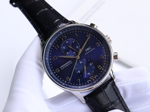 アイ・ダブリュー・シー正面デザイン